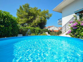 Отель Holiday Home Mira  Бродарица